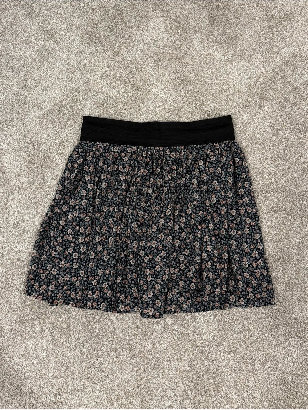 Suzy Shier Black Mini Skirt with Pink Floral Print